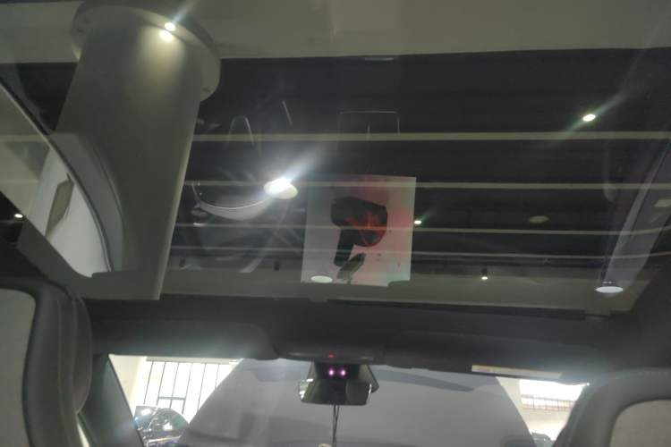 Used Tesla Model Y L 2025 Model Long-Range All-Wheel-Drive Version