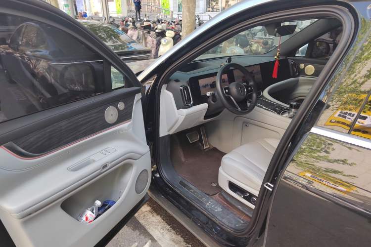 Used Hima AITO M9 2024 All-Electric Max Version 100 kWh 6-Seater Driver Seat