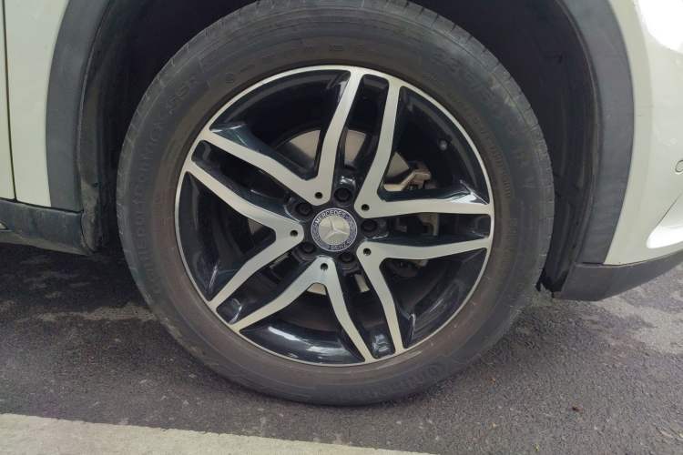 Used Mercedes-Benz GLA 2016 GLA 220 4MATIC Fashion Edition Right Front Wheel Hub