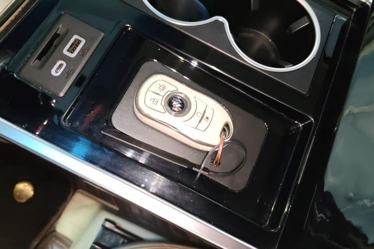 Used Buick GL8 2023 ES Lu Zun Deluxe Model