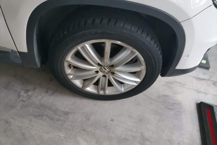 Used Volkswagen Tiguan 2013 2.0 TSI Automatic All-Wheel-Drive Flagship Edition