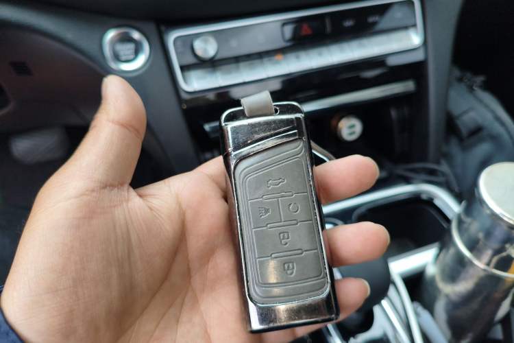 Used GAC Trumpchi GS8 2020 390T Two-Wheel Drive Luxury Smart Connectivity Version (7 Seats) Vehicle Key