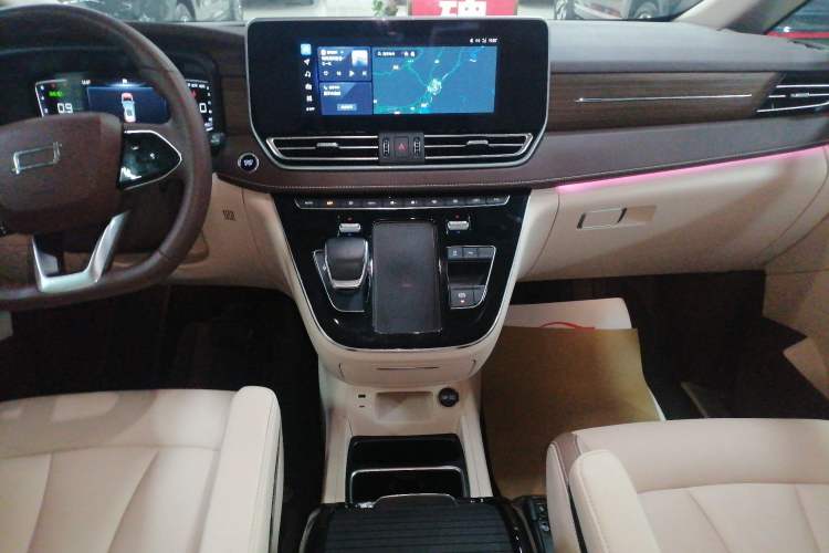 Used Bestune M9 2023 2.0T Ultimate Edition
