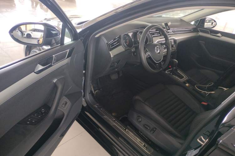 Used Volkswagen Magotan 2018 330TSI DSG Advanced Model Driver Seat