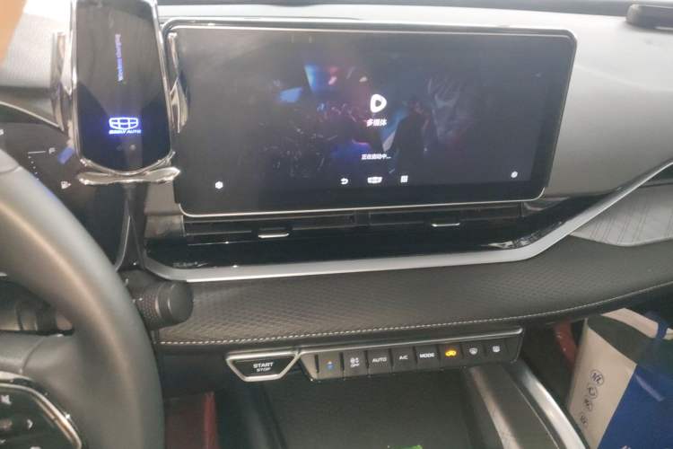 Used Geely Auto Preface 2021 2.0TD Luxury Version Audio And AC Panel