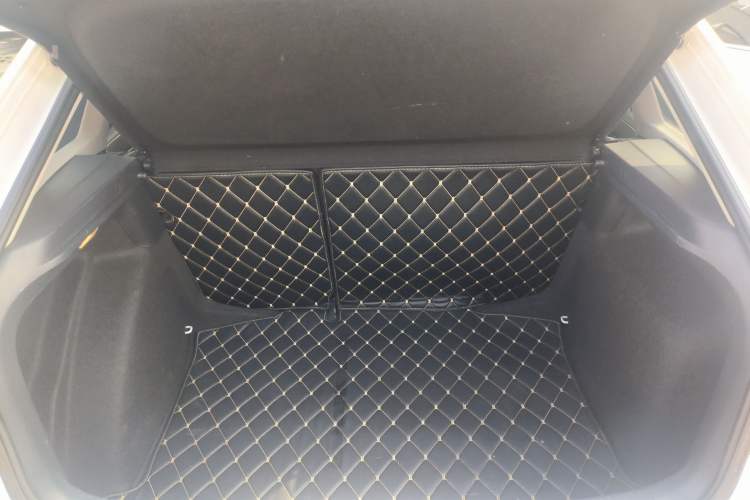 Used Volkswagen Santana 2015 Haval H6 1.6L Automatic Luxury Model
