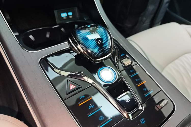 Used BYD Han 2025 DM-i Intelligent Driving Edition 125KM LiDAR Flagship Model
