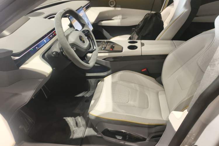 Used Lotus EMEYA 2025 600 Touring Edition
