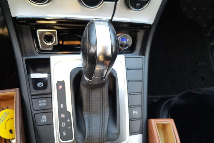 Used Volkswagen Magotan 2013 2.0 TSI Luxury Model Gear Lever