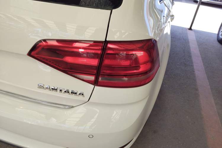 Used Volkswagen Santana 2015 Haval H6 1.6L Automatic Comfort Model
