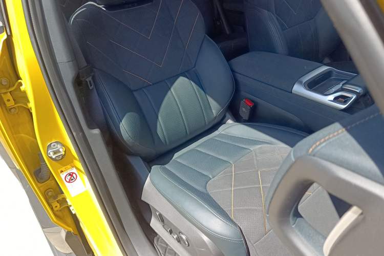 Used Deepal G318 2025 Worry-Free Cross-Country Edition Four-Wheel Drive Distant Mountains Version Right Front Seat