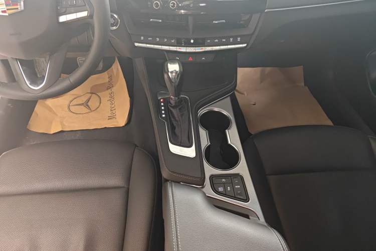 Used Cadillac CT4 2023 25T Luxury Model Gear Lever