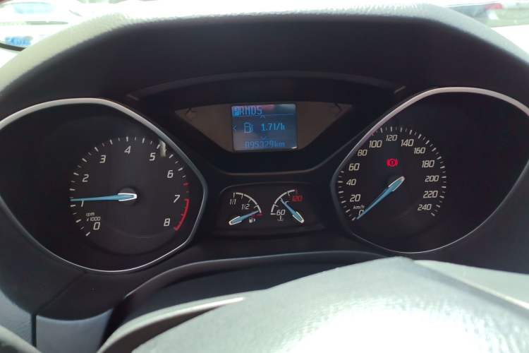 Used Ford Focus 2012 Sedan 1.6L Automatic Fashion Edition