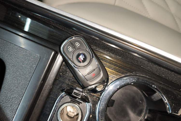 Used Buick GL8 2022 Land Business Class 652T Luxury Model Interior 1