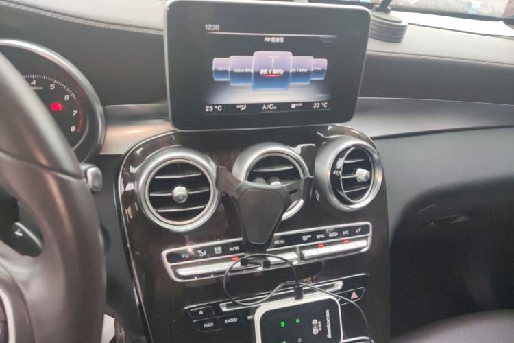 Used Mercedes-Benz GLC 2017 GLC 260 4MATIC Luxury Model