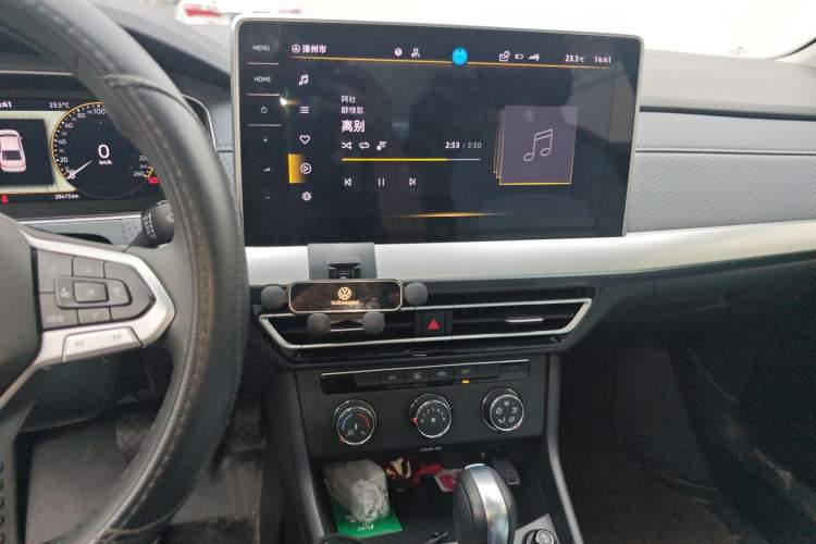 Used Volkswagen Lavida 2023 1.5L Automatic 5 Million Edition Audio And AC Panel