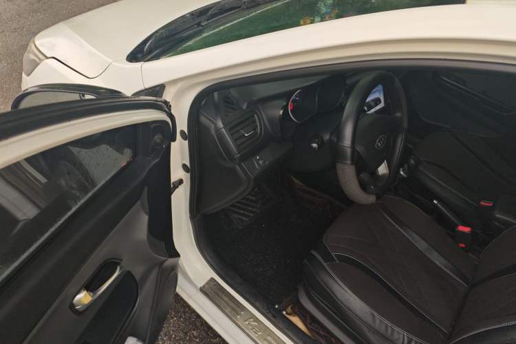 Used Kia K2 2011 Sedan 1.4L Manual Transmission GL