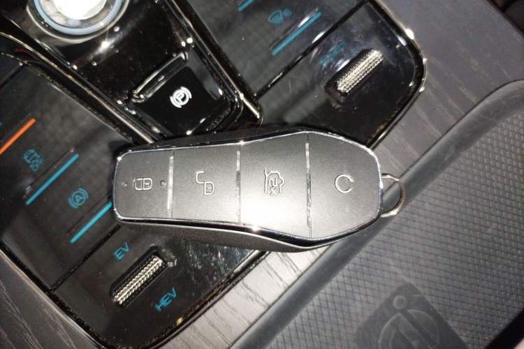Used BYD Han 2022 DM-i 121KM Luxury Model Vehicle Key
