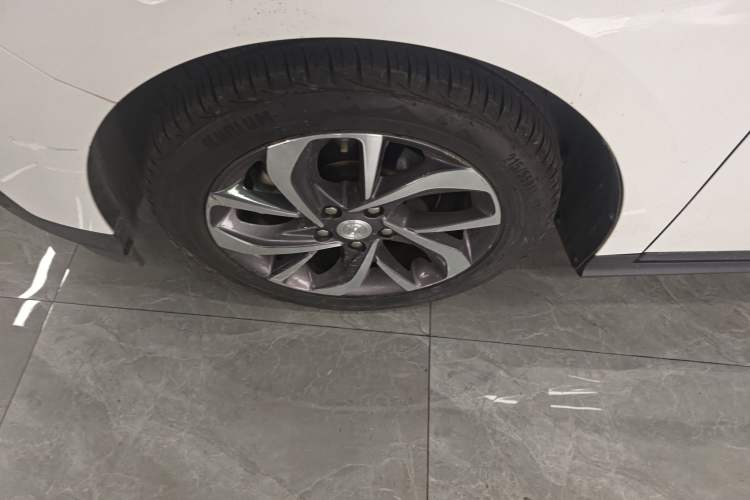 Used Buick Velite 6 2019 Connected & Smart Edition Left Front Wheel Hub