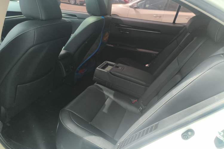 Used Lexus ES 2014 300h Elite Edition Left Rear Seat