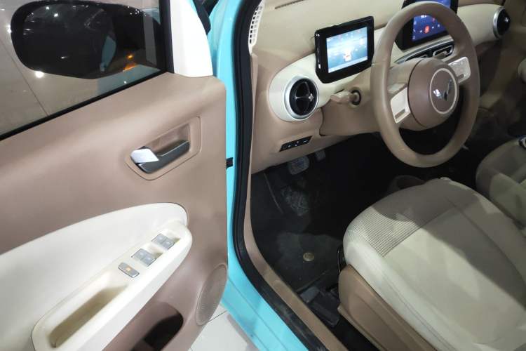 Used Wuling Hongguang MINIEV 2025 Four-Door Version Premium Edition