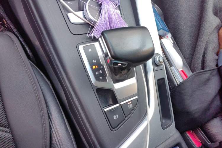 Used Audi A4L 2018 30th Anniversary Edition 40 TFSI Fashion Model
