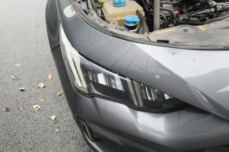 Used GAC Trumpchi EMPOW 2021 270T DCT J15 Version Right Front Headlight