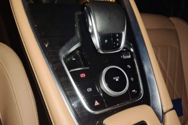 Used Chery Tiggo 8 PRO 2024 Champion Edition 390T Two-Wheel Drive Peak Version 5 Seats
