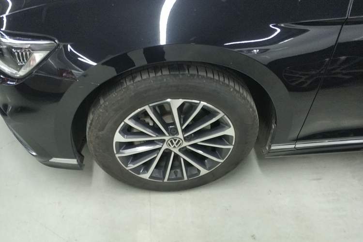 Used Volkswagen Magotan 2023 2 Million Units Limited Edition 330TSI DSG Leading Version
