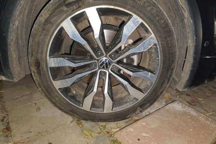 Used Volkswagen Tiguan L 2021 330TSI Automatic Two-Wheel Drive R-Line Enhanced Edition
