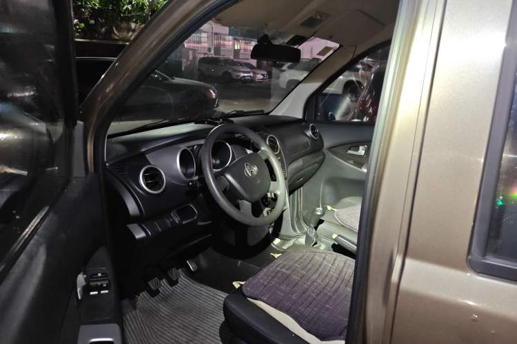 Used CHANGAN KAICHENG Ounuo S 2015 1.5L Jin Ouno Standard Model
