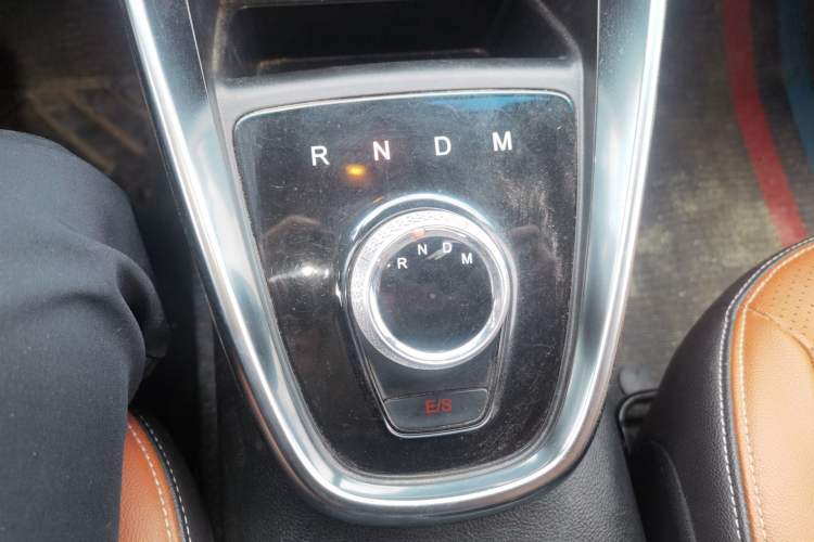 Used Baojun 510 2017 1.5L Automatic Luxury Model Gear Lever