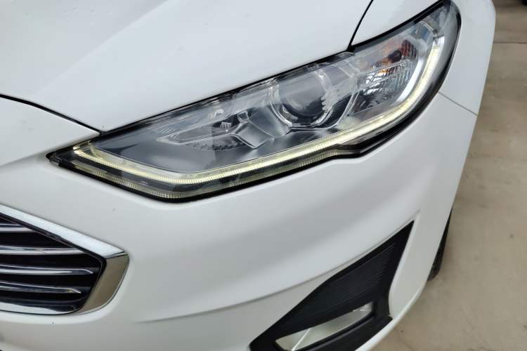 Used Ford Mondeo 2020 EcoBoost 180 Stylish Model Left Front Headlight