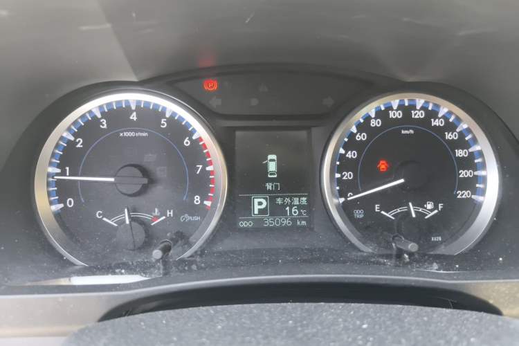 Used Toyota Highlander 2021 2.0T Two-Wheel Drive Elite Version 7-Seater
