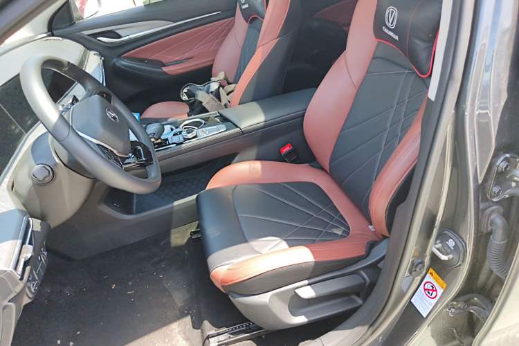 Used CHANGAN Eado 2023 Changan Edition PLUS Blue Whale NE 1.4T GDI DCT Prestige Version
