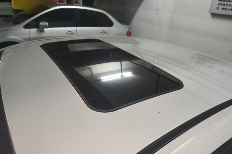 Used Roewe 360 2017 1.5L Automatic Luxury Edition
