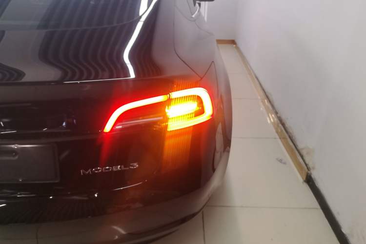 Used Tesla Model 3 2021 Standard Range Rear-Drive Upgraded Version Right Rear Taillight