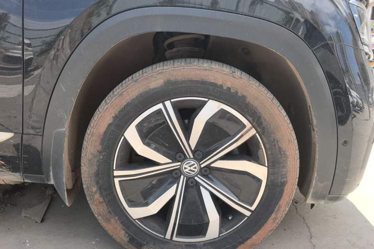 Used Volkswagen Teramont X 2020 Facelifted 330TSI Two-Wheel-Drive Luxury Edition Right Front Wheel Hub