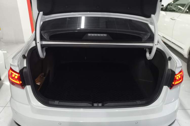 Used Volkswagen Bora 2023 300TSI DSG Prestige Edition
