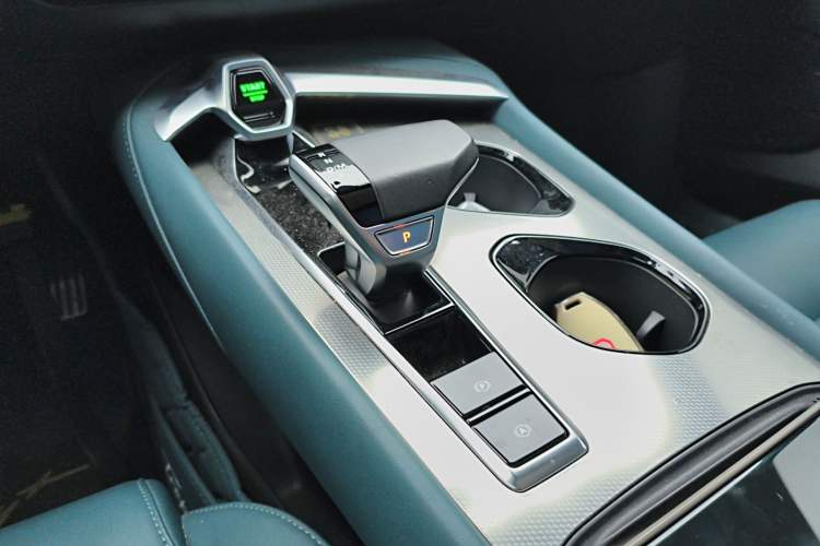 Used MG 7 2023 2.0T Automatic Hunter Luxury Edition Gear Lever