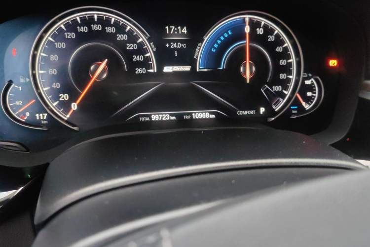 Used BMW 5 Series New Energy 2018 530Le Luxury Package Odometer Close Up