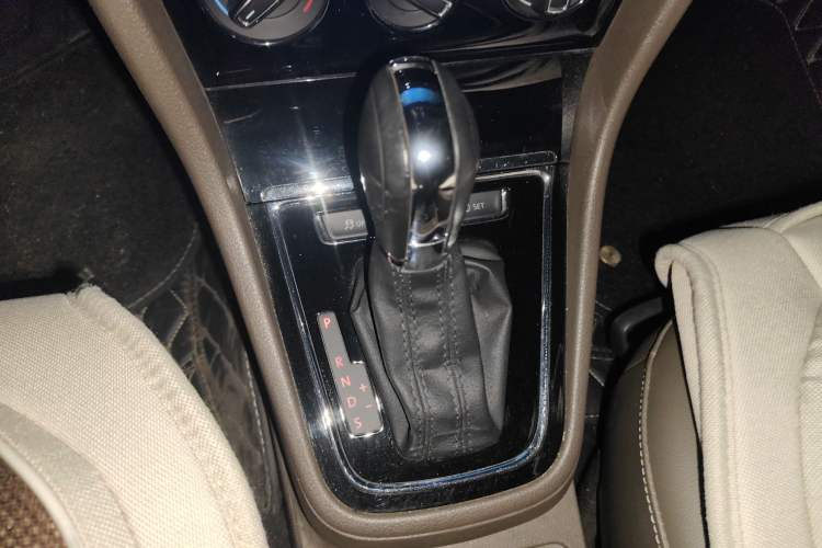 Used Volkswagen Bora 2014 1.6L Automatic Comfort Model
