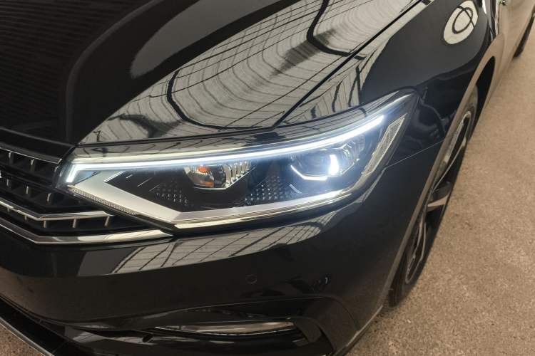 Used Volkswagen Magotan 2023 2 Million Units Commemorative Edition 330TSI DSG Luxury Version
