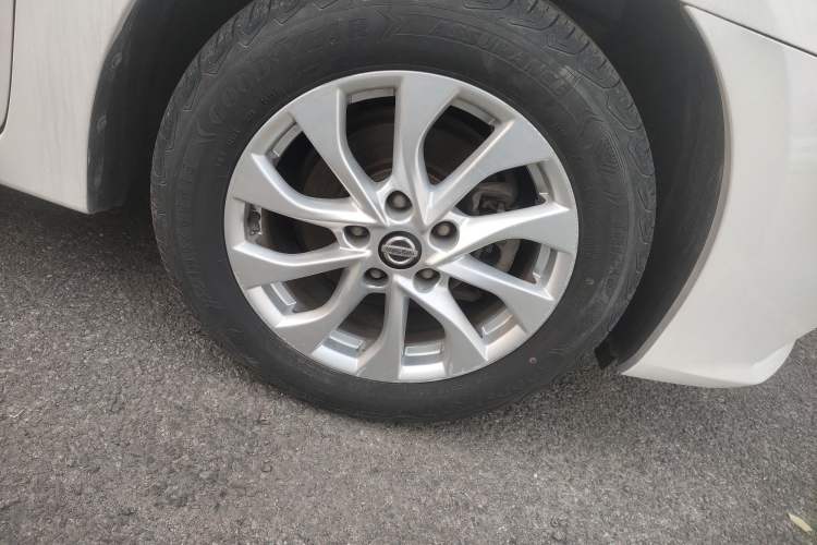 Used Nissan Sylphy 2019 1.6XV CVT Smart Connect Luxury Edition China V Standard Right Front Wheel Hub