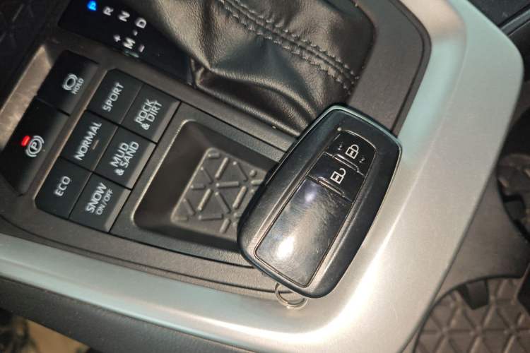 Used Toyota Wildlander 2023 2.0L CVT Four-Wheel Drive Luxury PLUS Edition