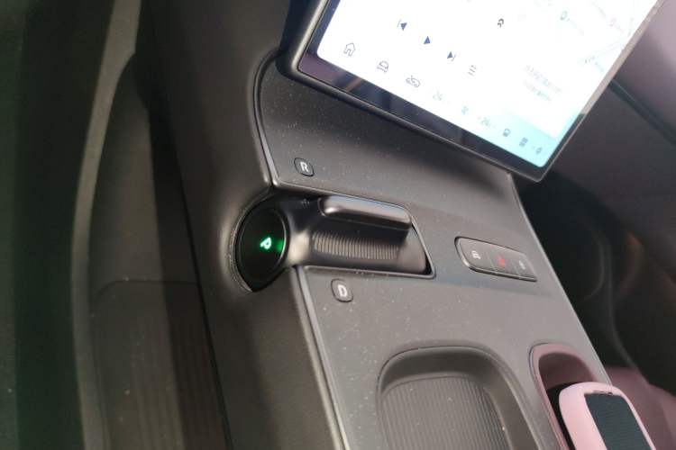 Used Nio ET5T 2024 75kWh Touring Gear Lever