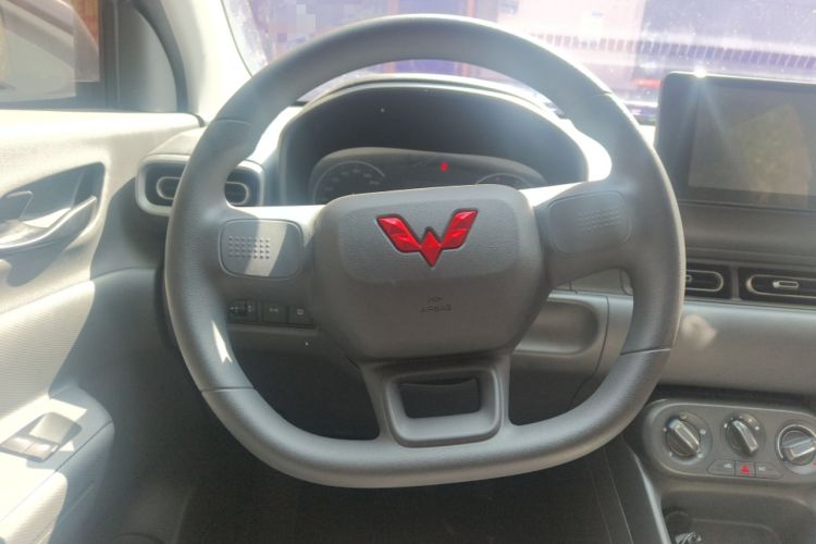 Used Wuling Hongguang New Energy 2024 All-Electric Model 300KM Standard Version