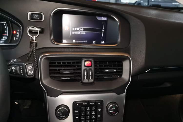 Used Volvo V40 2018 T3 Zhiya Edition
