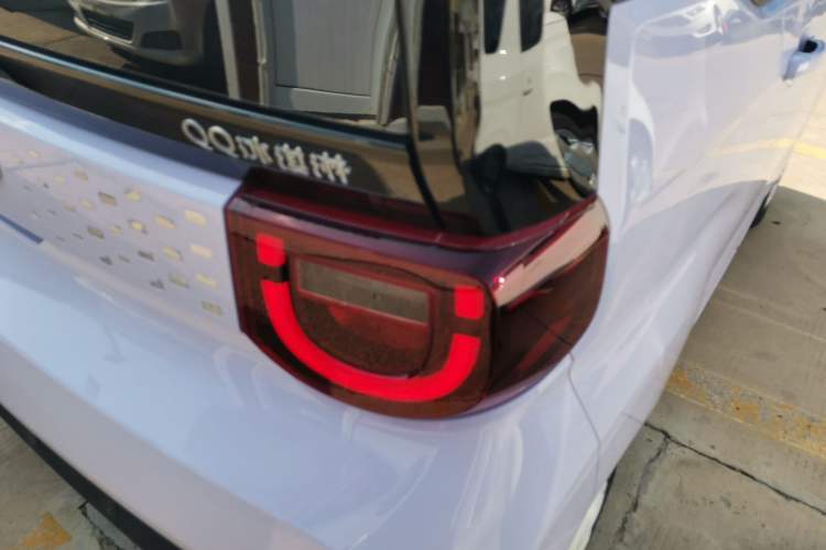 Used Chery New Energy QQ Ice Cream 2022 170km Sundae Phosphate Lithium-Ion