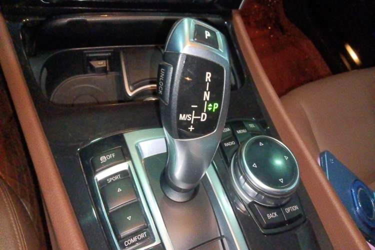 Used BMW 5 Series GT 2014 528i Leading Model